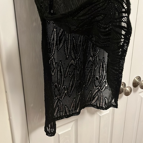 Black lace scoop neck bathing suit cover-up - Picture 3 of 4